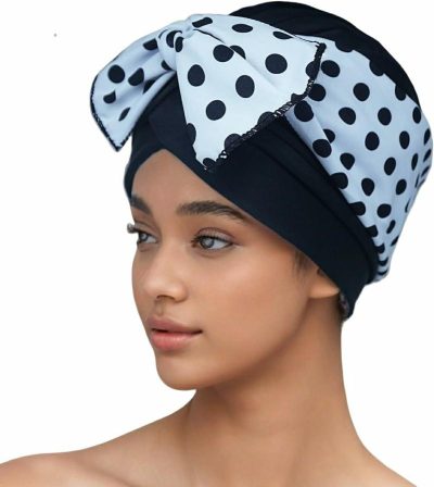 Cuffie da nuoto  |  Cuffia da nuoto retro con pois e fiocco Luckiest Map per adulti, ideale per la protezione dei capelli lunghi e corti, contornando il viso. Perfetta per piscina, spiaggia, centri benessere, pallavolo in acqua, spa e parchi acquatici. Cuffie da nuoto Cuffie da nuoto